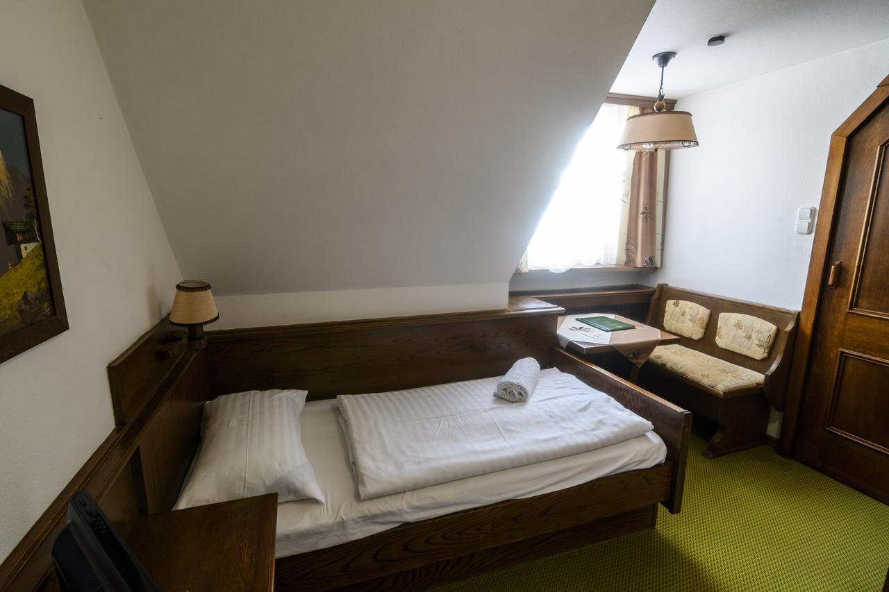 Gasthof Zum Jaegerwirt Hotel Mariazell Room photo